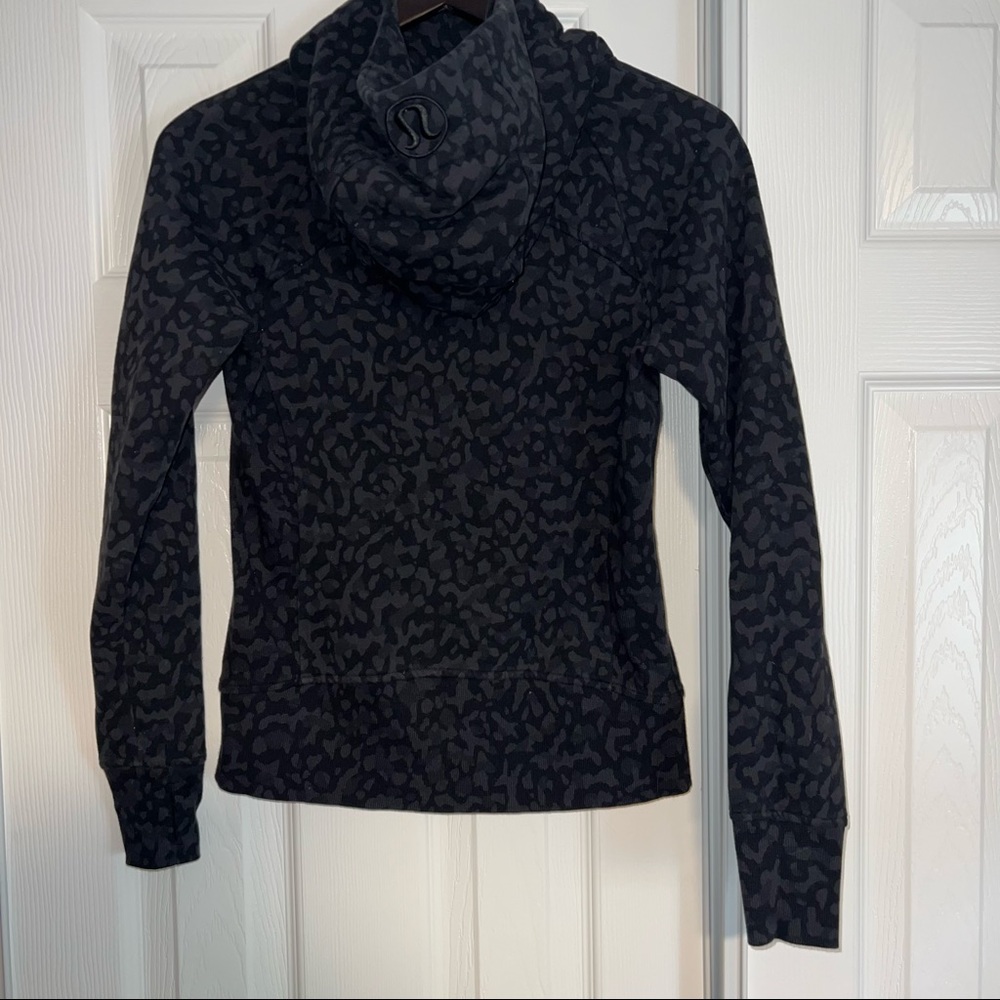 NWOT Lululumeon Scuba Hoodie - Picture 2 of 4